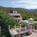Vr * Račišće