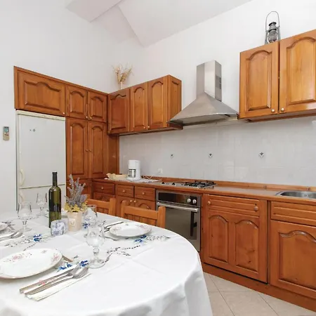 2 Bedroom Stunning In Račišće