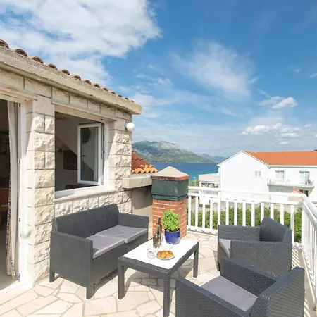Appartement 2 Bedroom Stunning In *